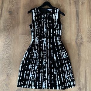 Calvin Klein - Abstract Pattern Dress (velvet burnout) Size 22